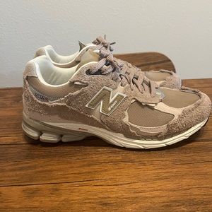New Balance 2002r protection pack Mens size 9 M2002RDL